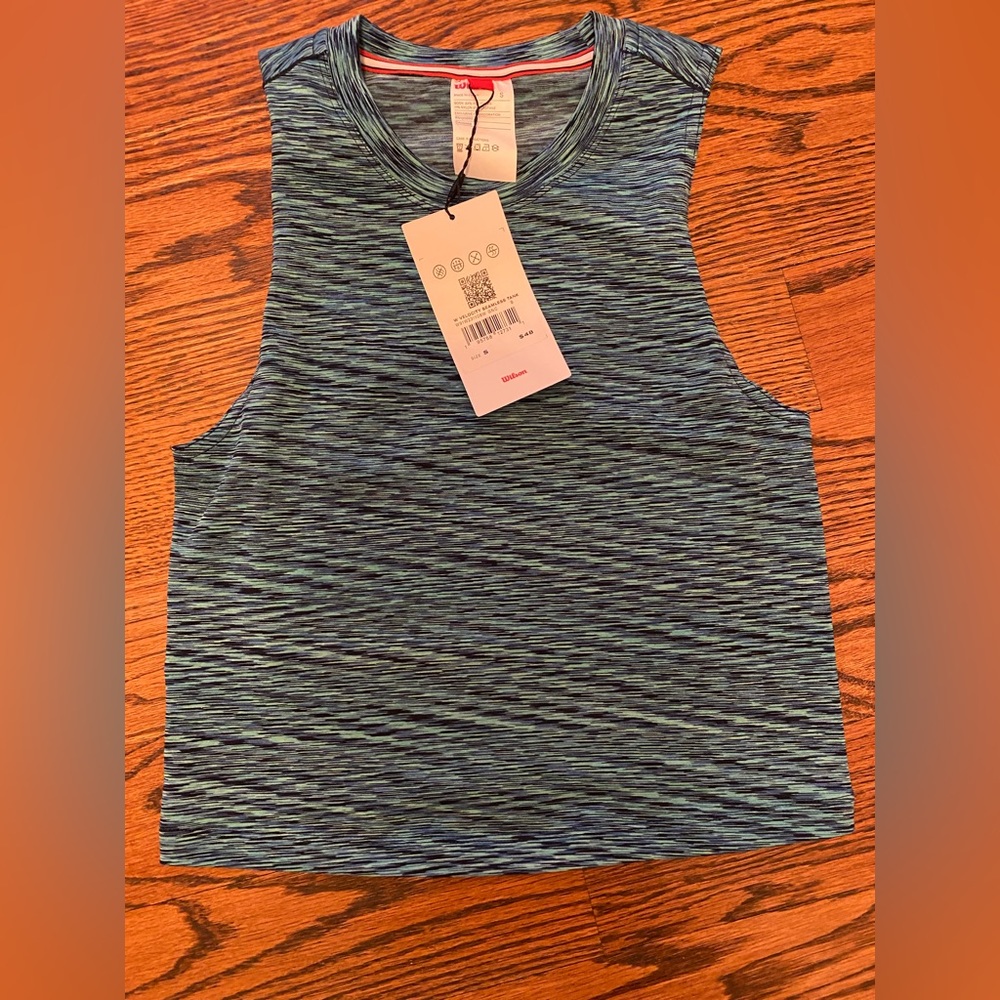 NWT Wilson Velocity Seamless Tank size S. In blue